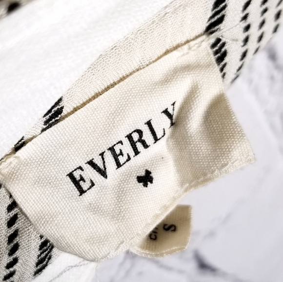 Everly striped tie back ruffle hem romper - Picture 7 of 8